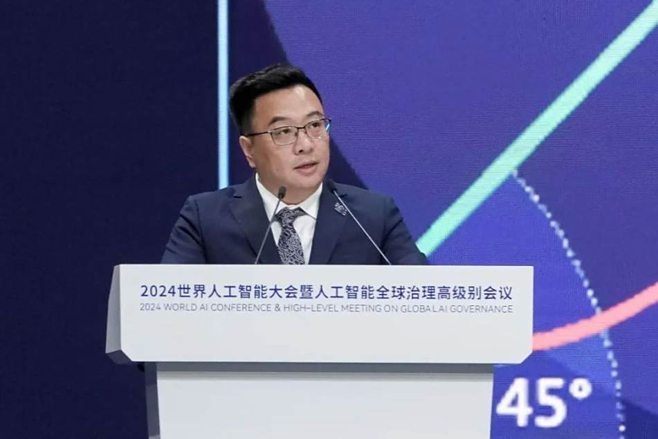 上海AI Lab主任周伯文亮相WAIC，人工智能45°平衡律主张首次曝光