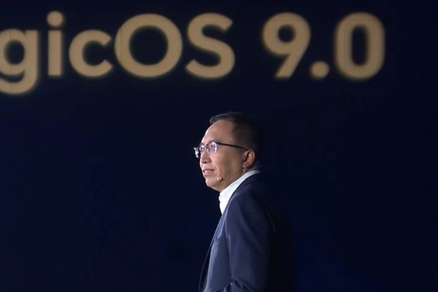 荣耀MagicOS 9.0来了个全局智能体，AI手机方向变了