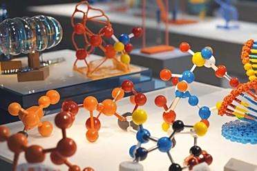 Uni-3DAR用自回归统一微观与宏观的3D世界，性能超扩散模型256%