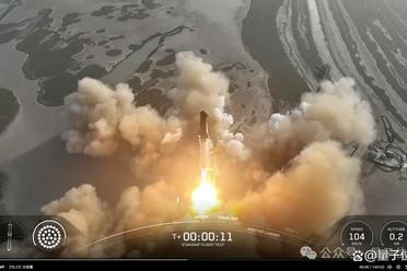 马斯克星舰第九次试飞失败，为测试极限拆隔热瓦，途中燃烧解体