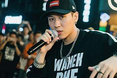 用Veo 3+Suno做了个AI Rapper，吊打音乐节上的流量明星