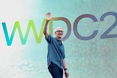 苹果WWDC掀AI重构风暴！端侧模型全开放、AI版Siri却成最大鸽王