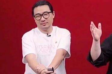 老罗数字人刷屏背后，AI导演正偷偷改写直播「剧本」