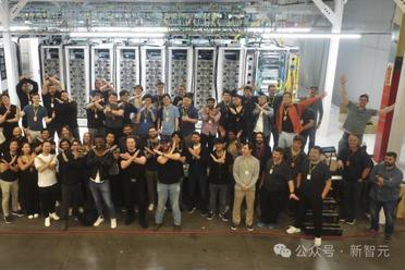 马斯克20亿送Grok4上火星！20万GPU造宇宙大脑，一句话生成3D黑洞