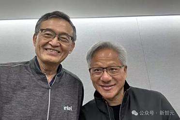 芯片大地震，黄仁勋355亿入股！英特尔要为老黄造CPU，股价狂飙30%