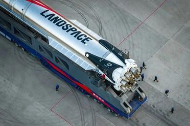 马斯克盛赞朱雀三号：能够击败SpaceX猎鹰9号