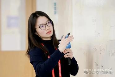 两大数学奖项同时颁给王虹！北大三校友包揽“华人菲尔兹”