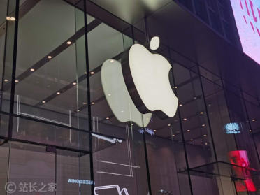 苹果 CEO 库克：未来将整合更多 AI 技术提升 Siri