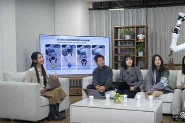 北京人形开源最新VLM模型，推动具身智能再迈关键一步！