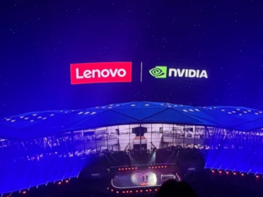一口气集齐老黄苏妈英特尔，还得是AI，还得是联想