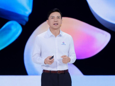 AI步入“自我进化”时代，李彦宏首提AI时代度量衡“DAA”