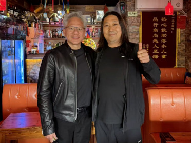 黄仁勋北京必吃榜我们都尝了！后海酒吧老板：他答应以后每年来一次