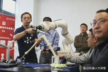 “深圳智造”硬核赋能，国产骨科机器人让边疆患者在家门口享受高水平诊疗