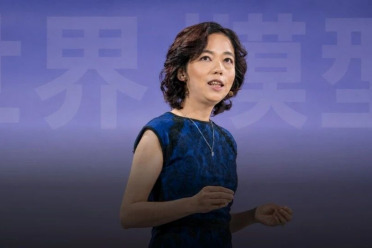 都别吵了，李飞飞把「世界模型」定义和重点讲清楚了