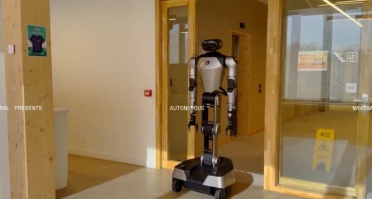 一个普通摄像头就能自主导航：Mistral发布8B模型Robostral Navigate，性能碾压多摄像头方案