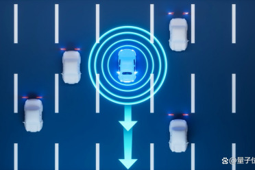 萝卜快跑抢跑无人车右舵：香港率先全无人，伦敦直面Waymo