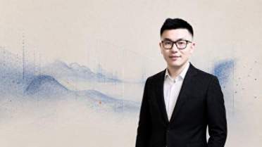 对话斯坦福吴英成：下一代AI，要“蒸馏地球”