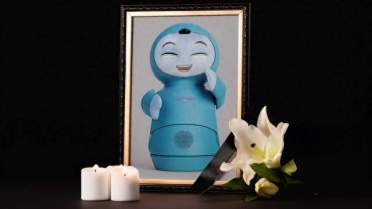 孩子爱上陪伴机器人之后，谁来负责告别？