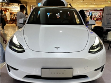 特斯拉推送更新：豆包大模型语音助手扩至更多车型，十余项功能一并升级