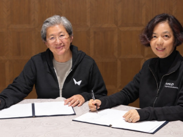 刚刚，苏妈李飞飞两大女王合体！AMD 550亿吞下世界模型